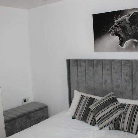 Lovely Modern Apartment Close To Town Centre Lexden المظهر الخارجي الصورة